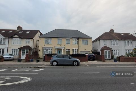 1 bedroom in a house share to rent, Heston Road, Hounslow, TW5