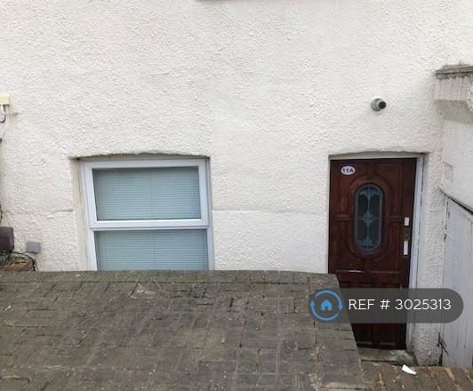 Apartment in Sutton - View 2