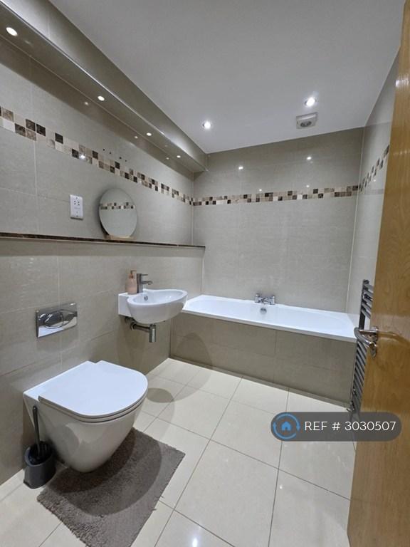 Apartment in Sutton - View 4