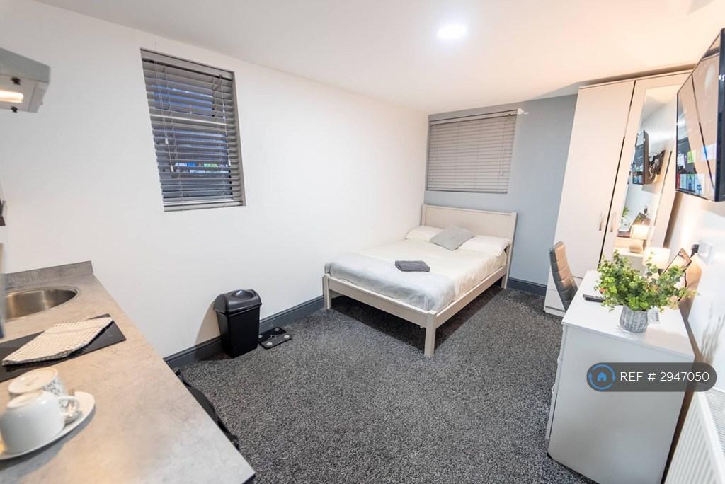 Apartment in Birmingham - View 2