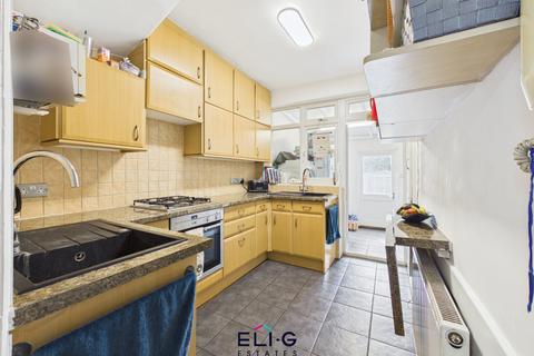 5 bedroom terraced house for sale, Bell Lane, LONDON, NW4 2AE