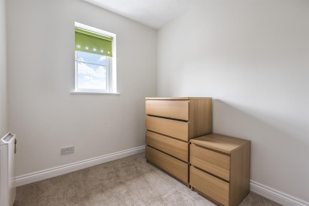 Apartment in Headington - More
