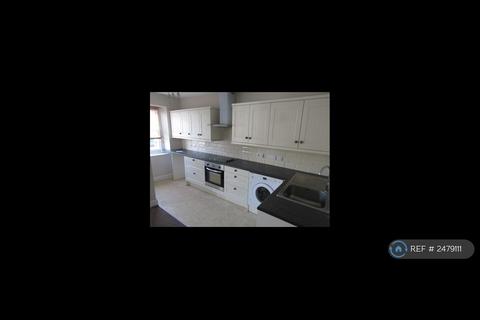 3 bedroom flat to rent, High St, Honiton, EX14