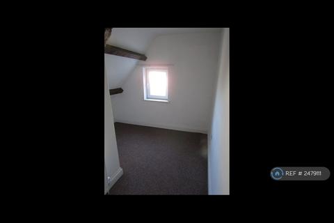 3 bedroom flat to rent, High St, Honiton, EX14