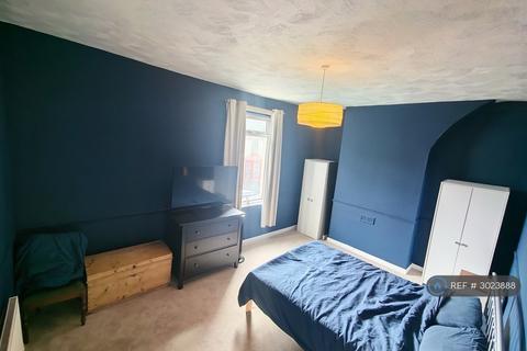 2 bedroom terraced house to rent, Bedford Road, Bootle, L20