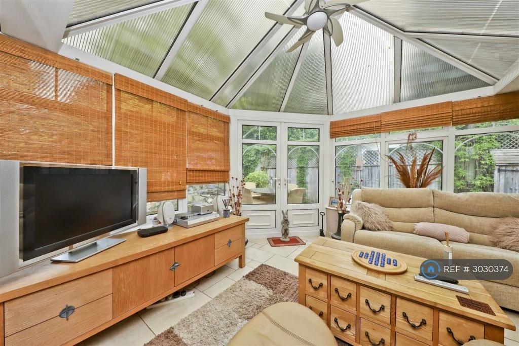 House in Ickenham, Uxbridge - More