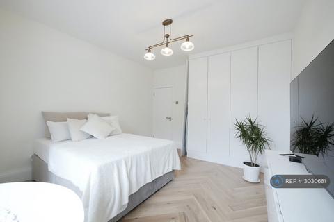 undefined, Darling Row, London, E1
