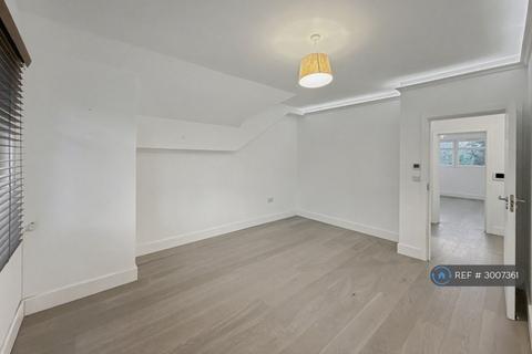 2 bedroom flat to rent, Great North Road, London, N6