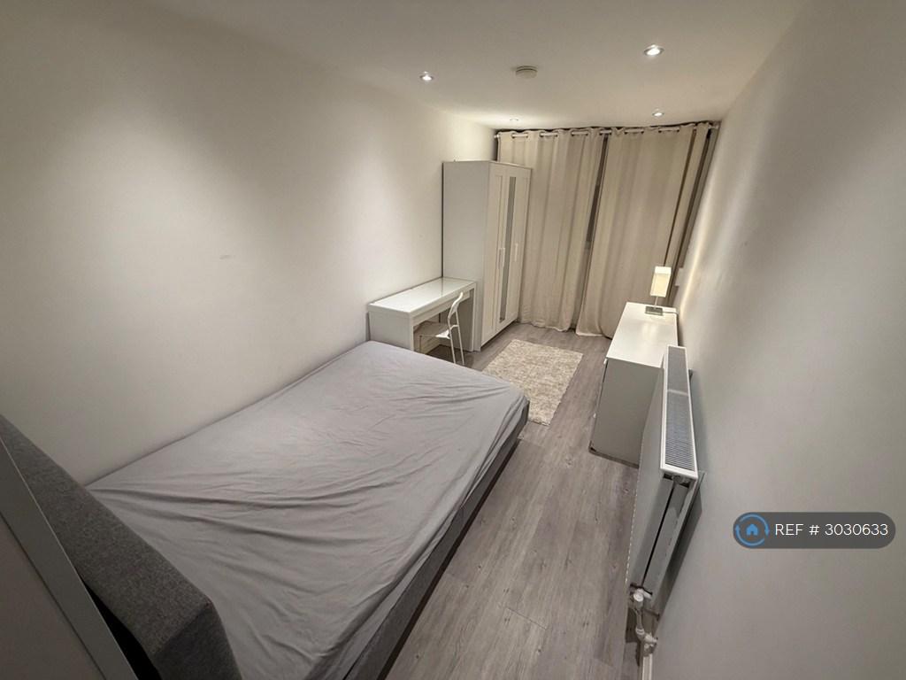 House in London - View 2
