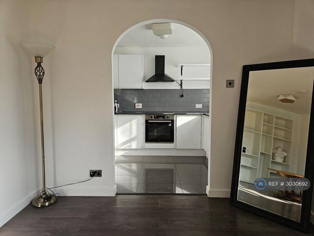 Apartment in London - View 2
