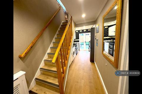 2 bedroom semi-detached house to rent, Gracemount Avenue, Edinburgh, EH16