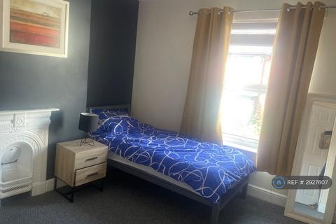4 bedroom terraced house to rent, Winn St, Lincoln, LN2