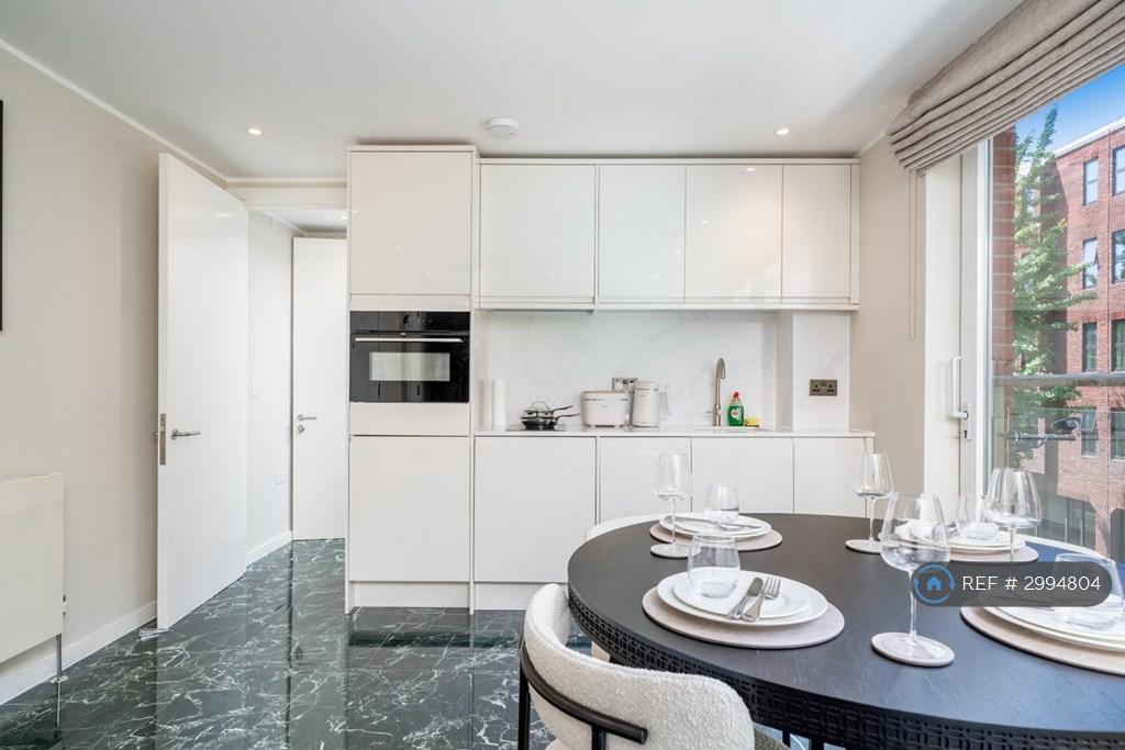 Apartment in London - More