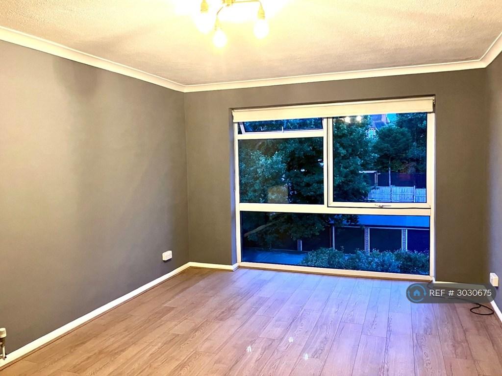 Apartment in Bromley - View 2