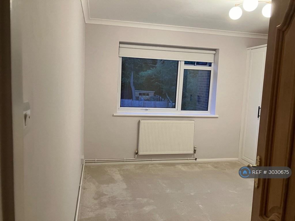 Apartment in Bromley - View 4