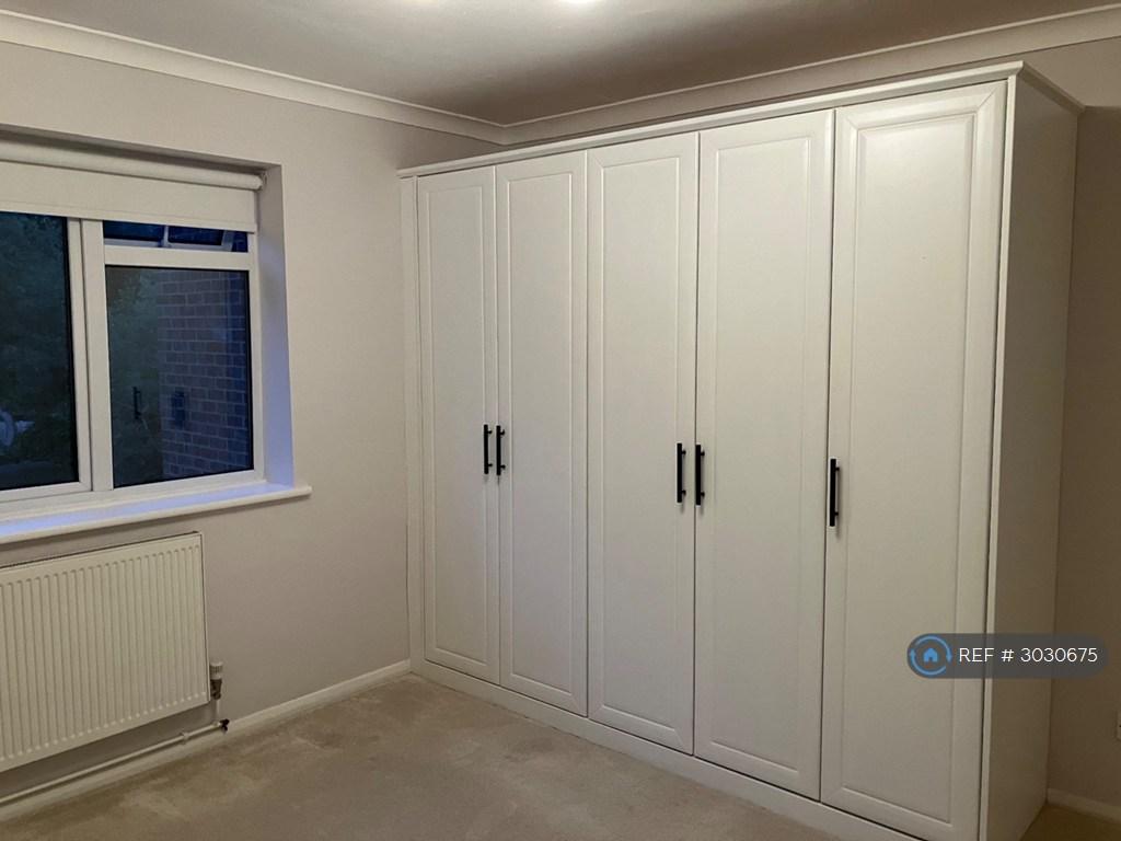 Apartment in Bromley - View 5