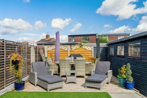 3 bedroom semi-detached house for sale, Grafton Road, Worcester Park KT4