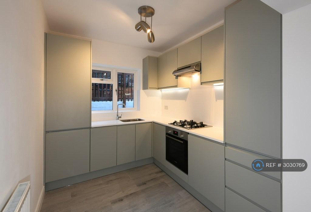 Apartment in London - View 5