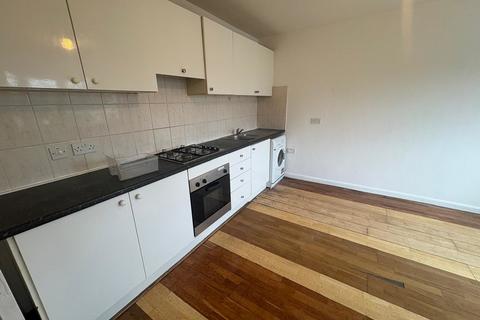 3 bedroom maisonette to rent, Lady Margaret Road, Southall