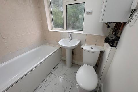 3 bedroom maisonette to rent, Lady Margaret Road, Southall
