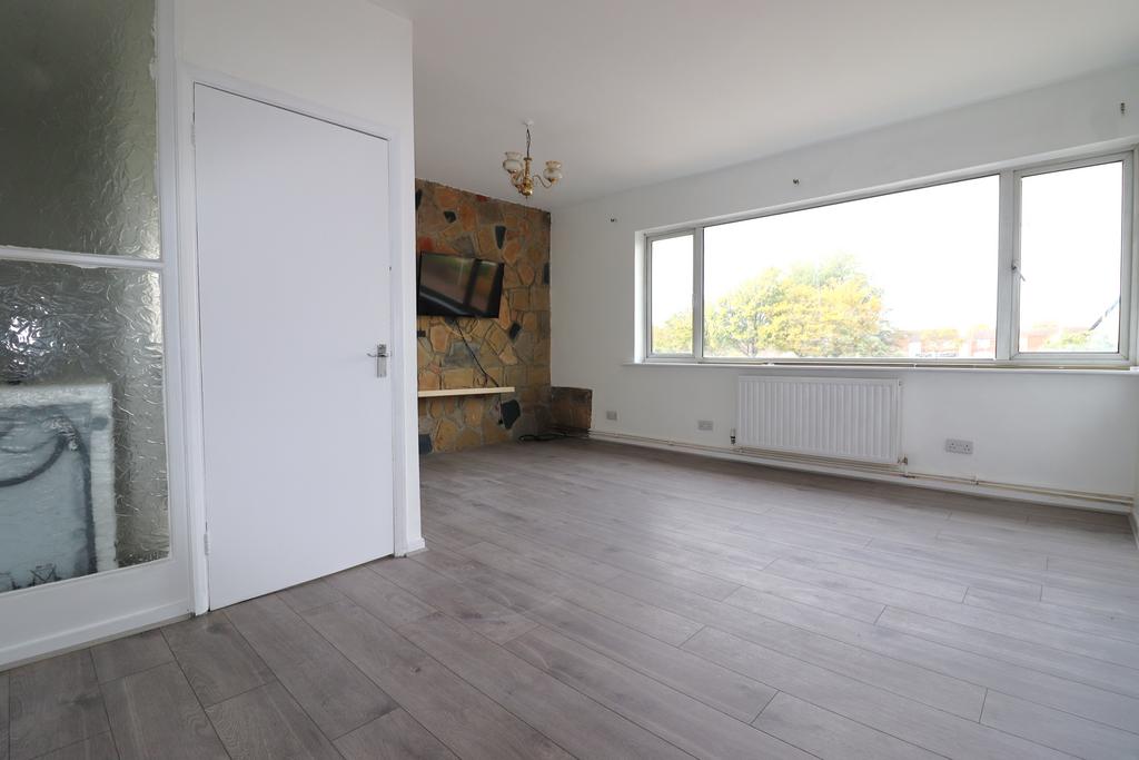 Apartment in Dagenham - View 4