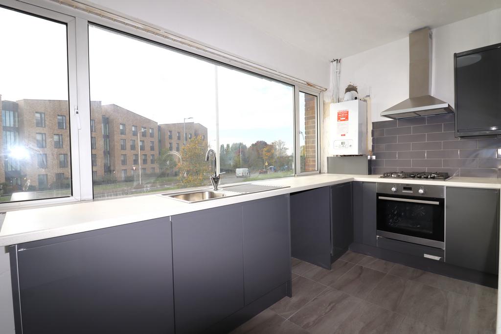 Apartment in Dagenham - More
