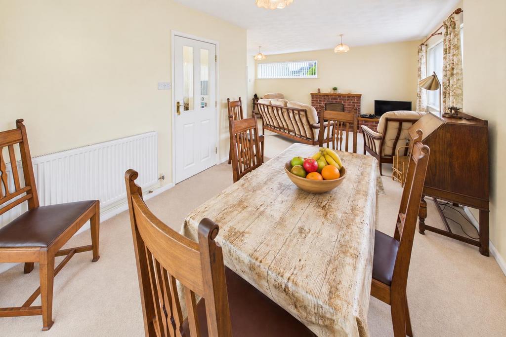 House in Southampton, Bassett Green - View 3