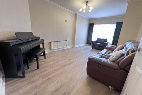 4 bedroom semi-detached house to rent, Lovell Road, Cambridge CB4