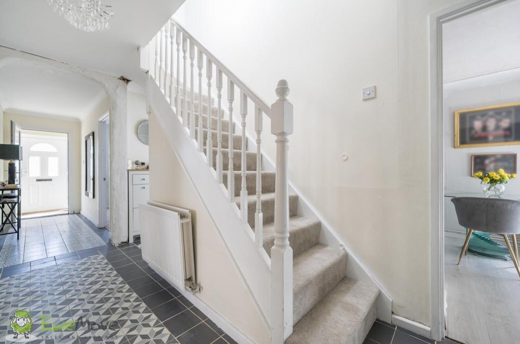 House in Tadley - View 2
