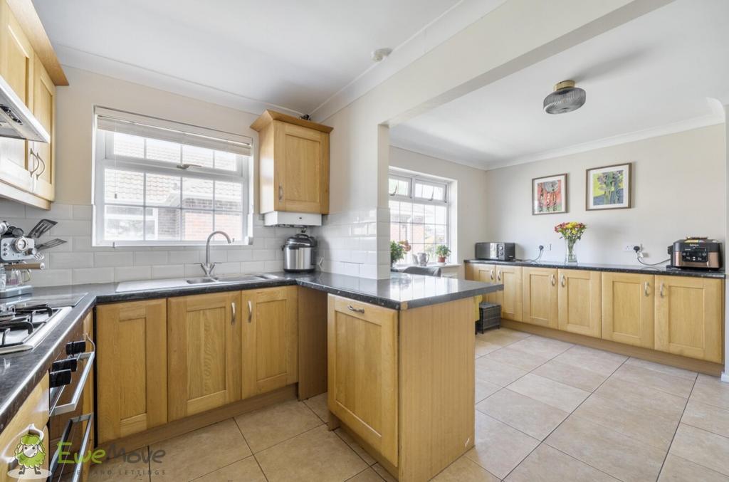House in Tadley - View 3