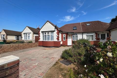 4 bedroom semi-detached bungalow for sale, Hitchin Road, Luton, Bedfordshire, LU2 7UF