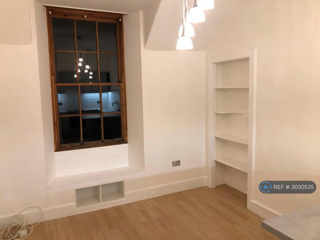 Apartment in Edinburgh - View 2