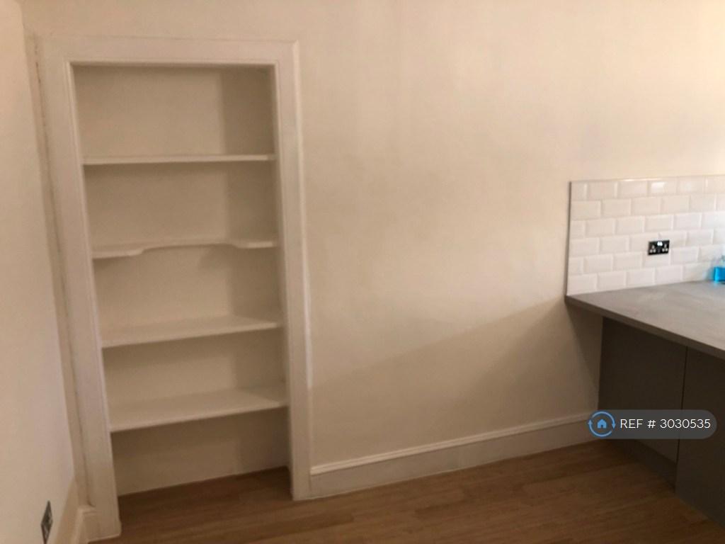 Apartment in Edinburgh - View 3