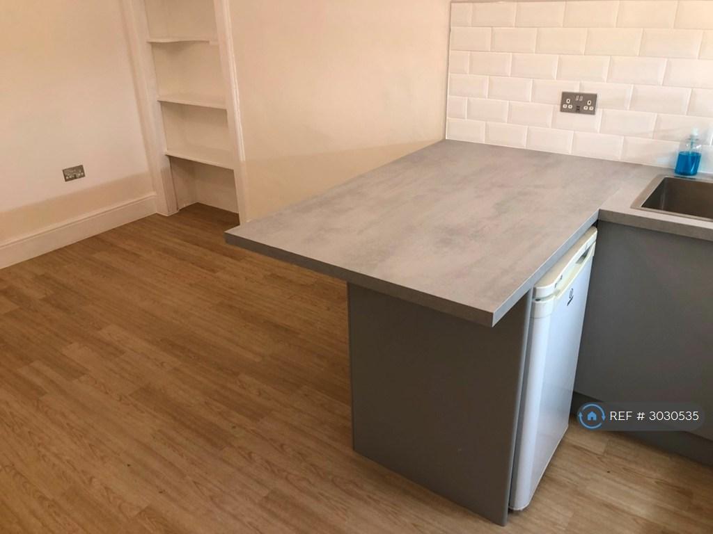 Apartment in Edinburgh - More