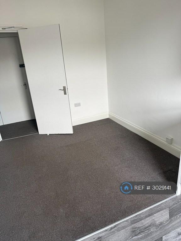 Apartment in Bristol, Spike Island - View 4