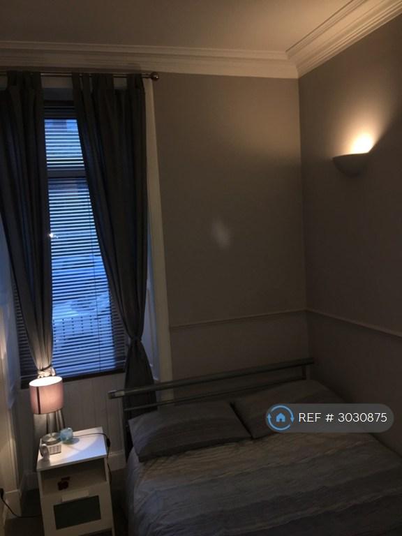 Apartment in Edinburgh - View 3