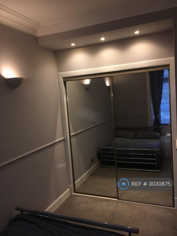 Apartment in Edinburgh - View 4