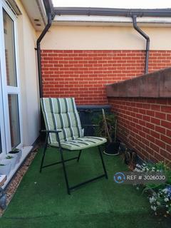 1 bedroom in a flat share to rent, Kendrahall Road, South Croydon, CR2