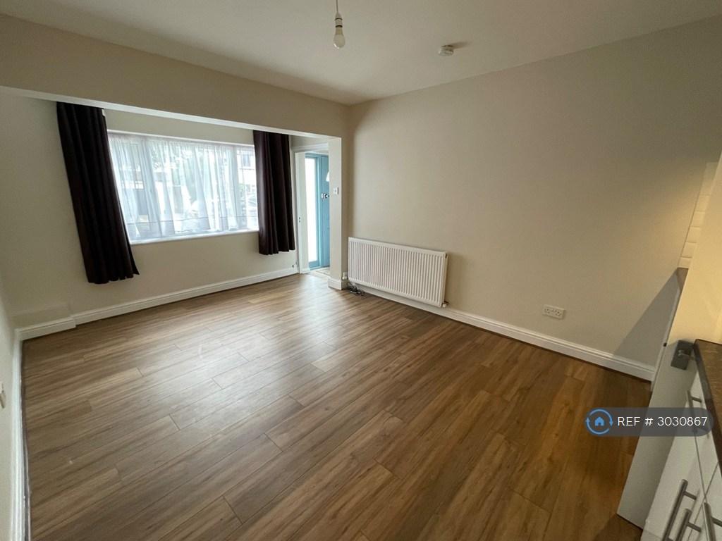 Apartment in Teddington - View 3