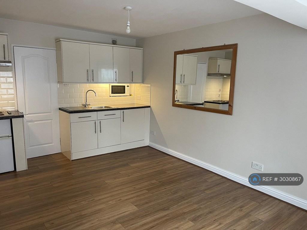 Apartment in Teddington - View 5