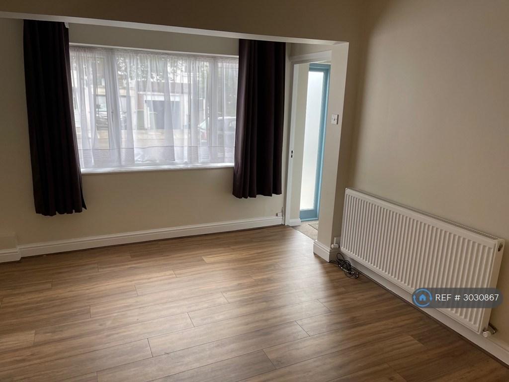Apartment in Teddington - More