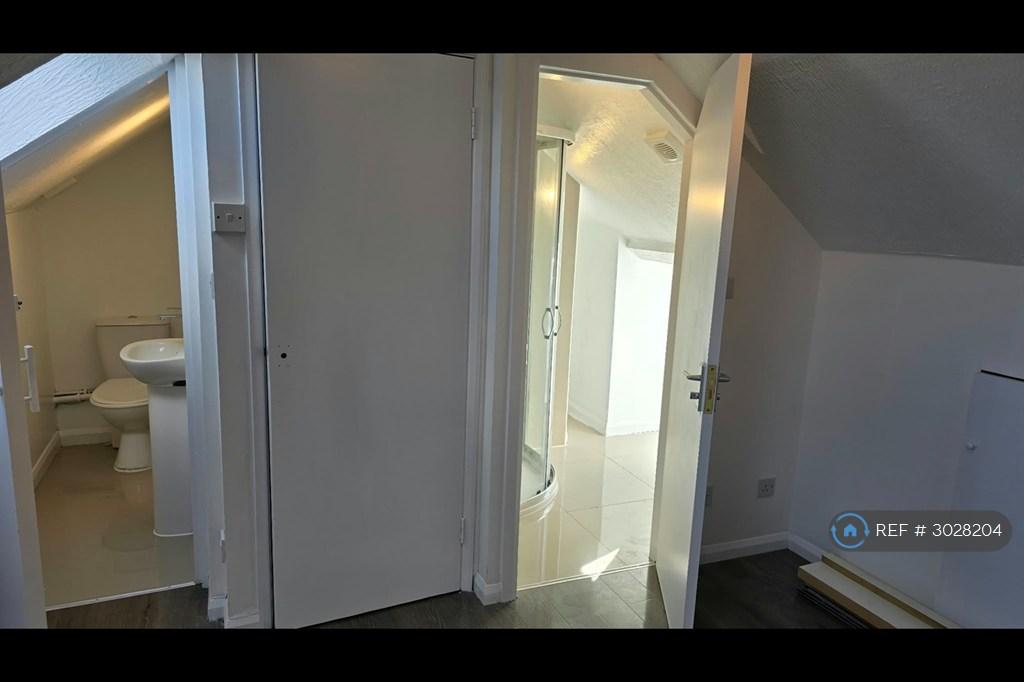 House in Cheam, Sutton - View 2
