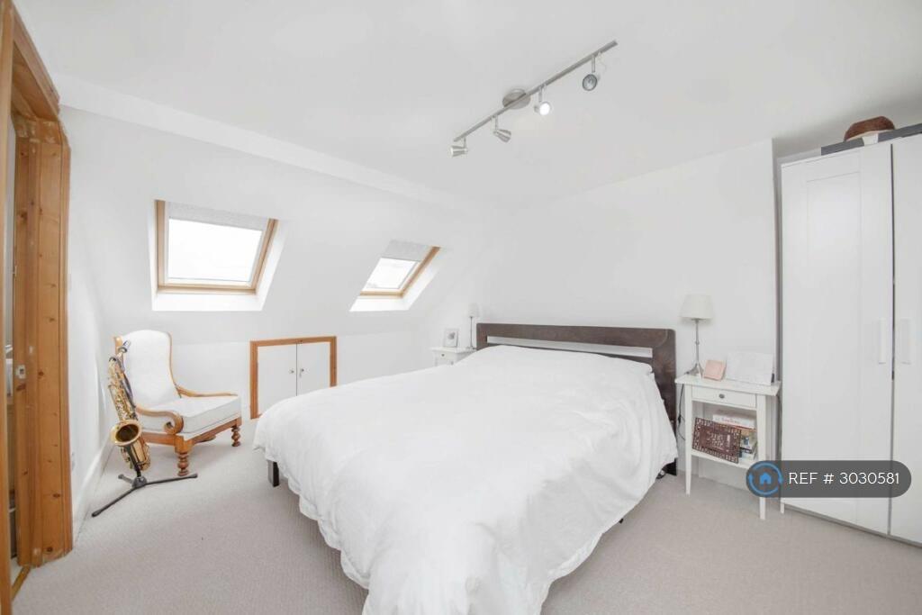 Apartment in London - View 3