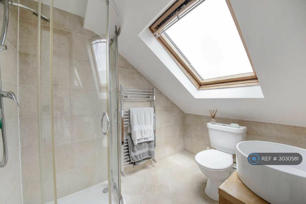 Apartment in London - View 4