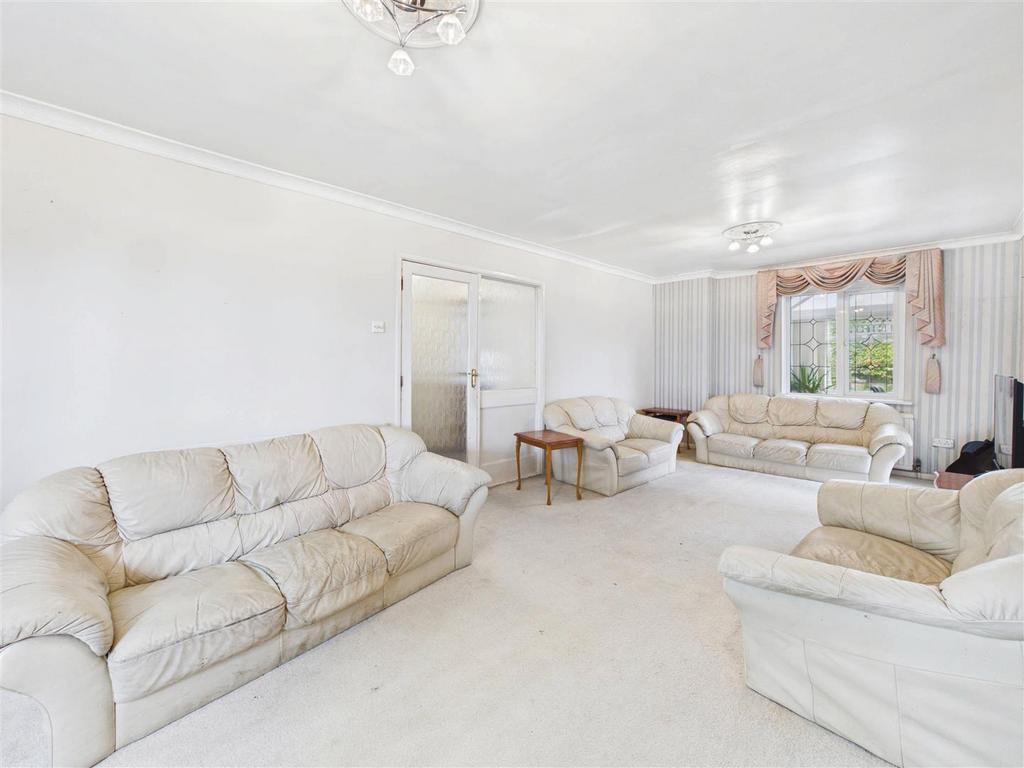 House in Dronfield - View 4