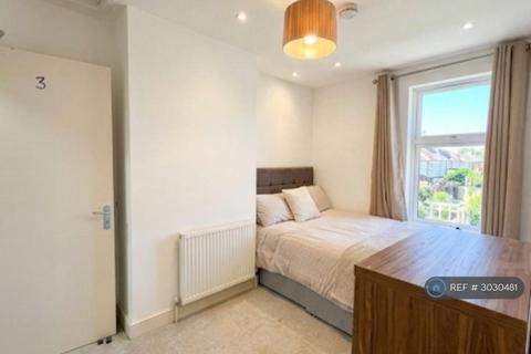 1 bedroom in a house share to rent, Carlton St, Kettering, NN16