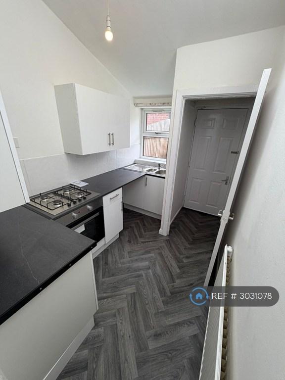 House in Salford, Greater Manchester - View 3