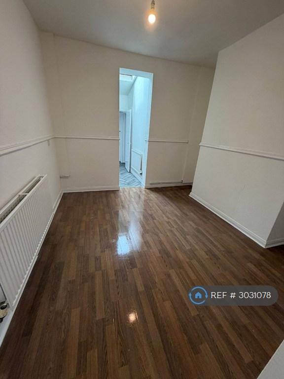 House in Salford, Greater Manchester - More