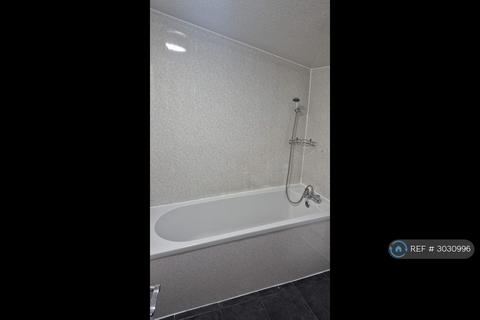 2 bedroom flat to rent, Chepstow Road, Newport, NP19
