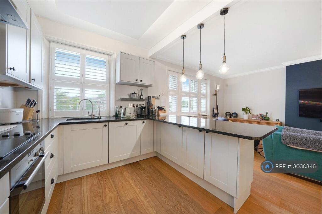 Apartment in London - View 3